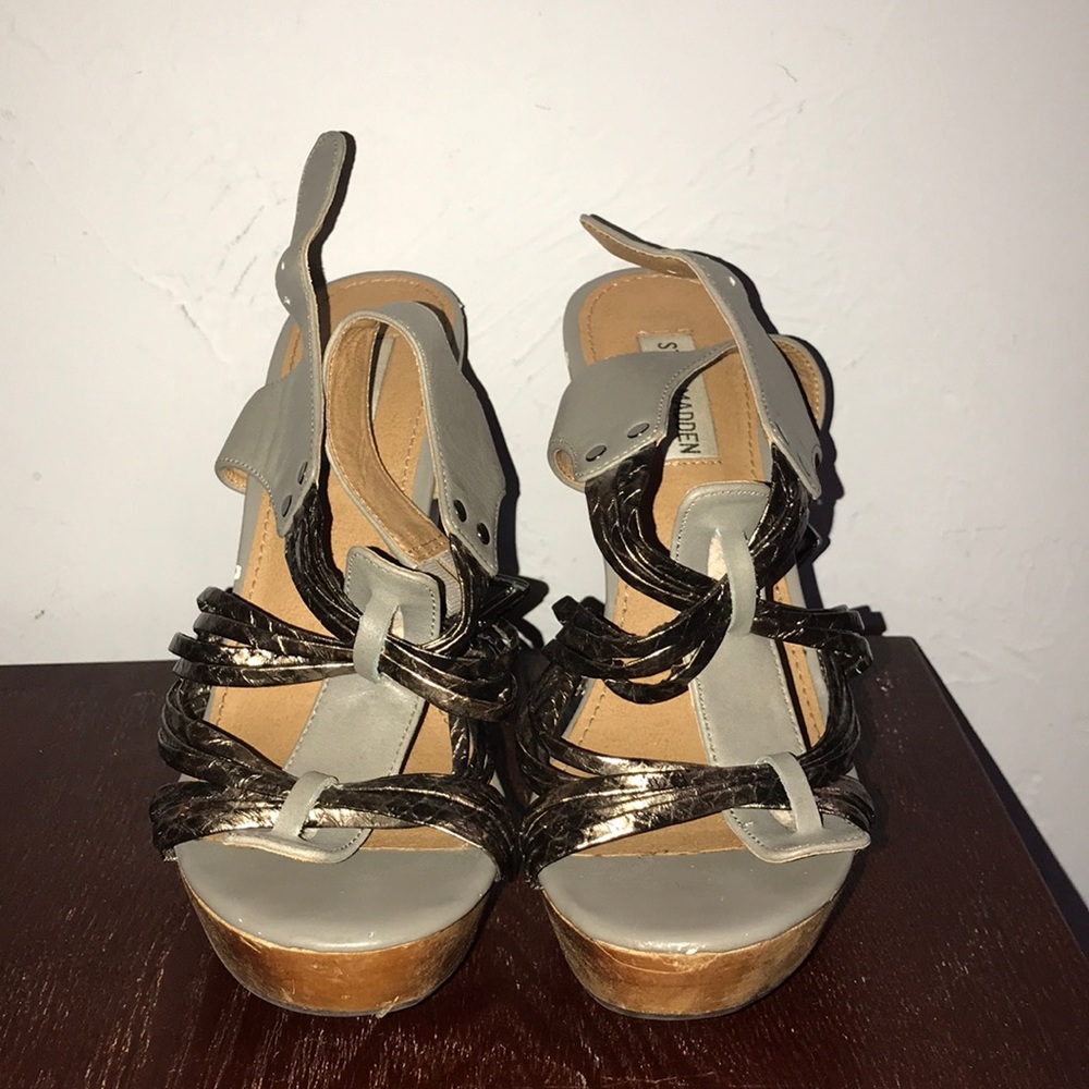 Steve Madden Tampaa Style 8.5 Wooden Wedge Heel